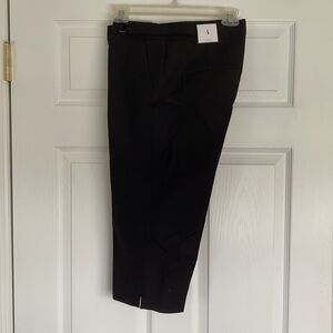 NWT White House Black Market Pedal Pusher Crop Sz 4